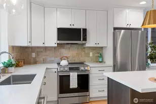 1709 NE 117th St, Seattle, WA 98125 - Photo 15