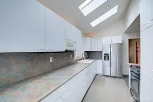 2559 NE 98th St, Seattle, WA 98115 - Photo 17