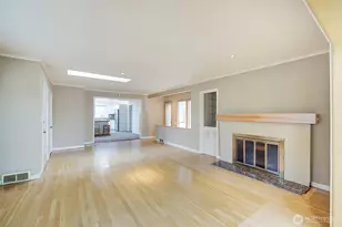 2559 NE 98th St, Seattle, WA 98115 - Photo 9