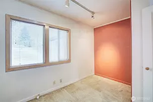 2559 NE 98th St, Seattle, WA 98115 - Photo 23