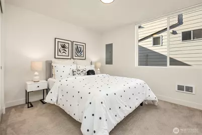 4515 Sunnyside Avenue N #B, Seattle, WA 98103 - Photo 9