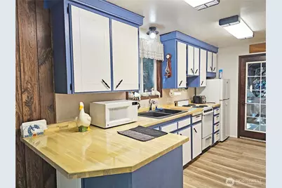 121 Bay View Avenue, Brinnon, WA 98320 - Photo 5