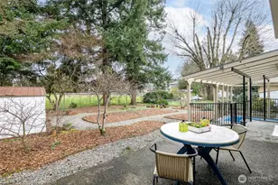 2604 NE 7th St, Renton, WA 98056 - Photo 13