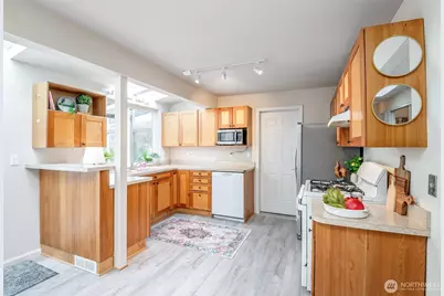 2604 NE 7th Street, Renton, WA 98056 - Photo 7