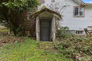 329 SE 2nd St, South Prairie, WA 98385 - Photo 25