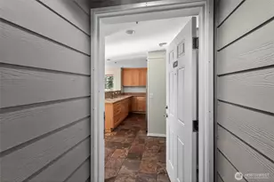 15345 Sunwood Blvd, Tukwila, WA 98188 - Photo 3