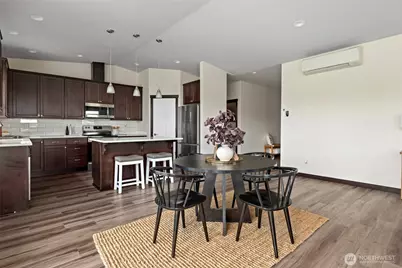 958 Walker Avenue, Oak Harbor, WA 98277 - Photo 9