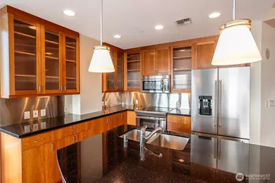 2716 Elliott Avenue #900, Seattle, WA 98121 - Photo 7