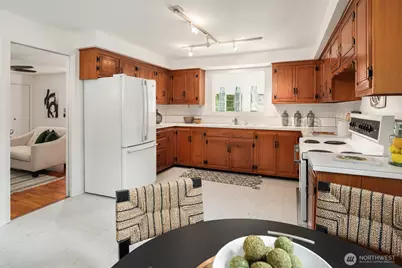 18428 16th Avenue NE, Shoreline, WA 98155 - Photo 11