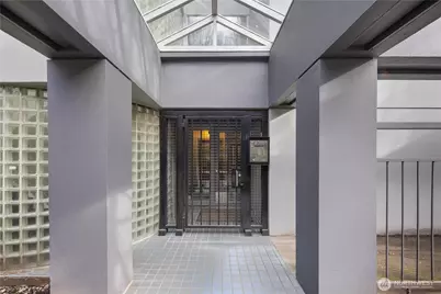 1768 Aurora Avenue N #103, Seattle, WA 98109 - Photo 27