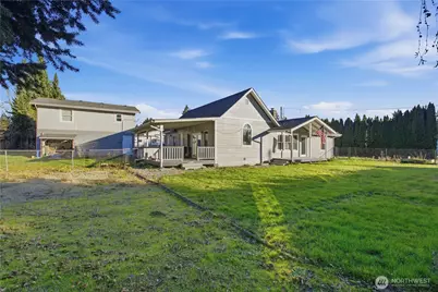 10709 Woodland Avenue E, Puyallup, WA 98373 - Photo 3