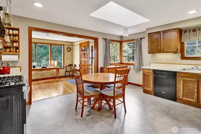 911 Coronado Avenue, Bellingham, WA 98229 - Photo 7