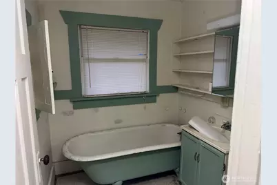 126 W 5th Street, Port Angeles, WA 98362 - Photo 17