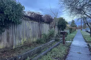 126 W 5th St, Port Angeles, WA 98362 - Photo 3