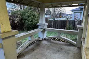 126 W 5th St, Port Angeles, WA 98362 - Photo 5