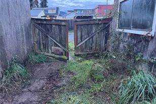 126 W 5th St, Port Angeles, WA 98362 - Photo 31