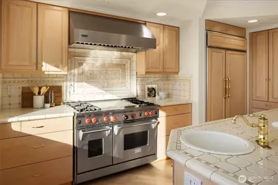 7 10th Avenue, Kirkland, WA 98033 - Photo 13