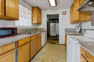 8039 36th Ave S, Seattle, WA 98118 - Photo 5