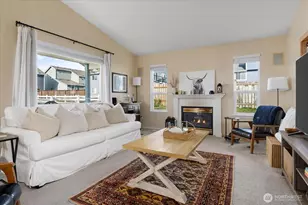 387 SW Stroops Dr, Oak Harbor, WA 98277 - Photo 9