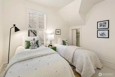 1126 17th Avenue E, Seattle, WA 98112 - Photo 21