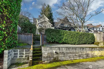 1126 17th Avenue E, Seattle, WA 98112 - Photo 27