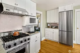 1126 17th Ave E, Seattle, WA 98112 - Photo 17