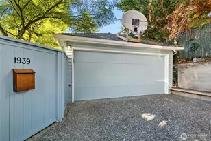 1939 E Crescent Dr, Seattle, WA 98112 - Photo 17