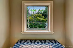 1939 E Crescent Dr, Seattle, WA 98112 - Photo 19