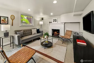 1939 E Crescent Drive, Seattle, WA 98112 - Photo 29