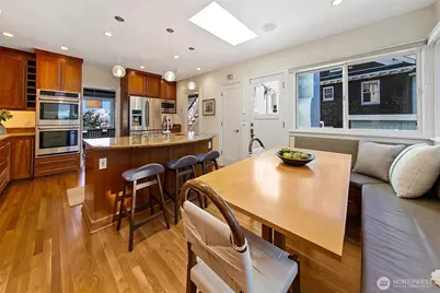 1939 E Crescent Drive, Seattle, WA 98112 - Photo 13