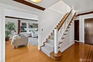 1939 E Crescent Dr, Seattle, WA 98112 - Photo 5