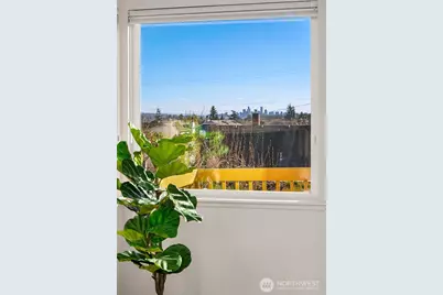 747 N 87th Street, Seattle, WA 98103 - Photo 5