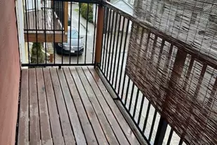 5728 Roosevelt Way NE, Seattle, WA 98105 - Photo 9