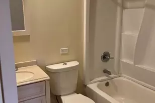 5728 Roosevelt Way NE, Seattle, WA 98105 - Photo 13