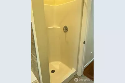 5728 Roosevelt Way NE, Seattle, WA 98105 - Photo 19