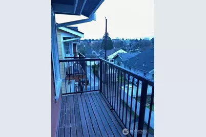 5728 Roosevelt Way NE, Seattle, WA 98105 - Photo 15