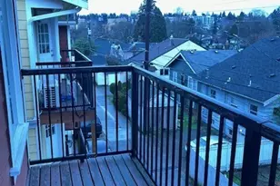 5728 Roosevelt Way NE, Seattle, WA 98105 - Photo 15