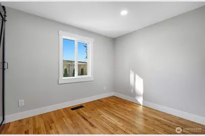 655 Union Ave NE, Renton, WA 98059 - Photo 13