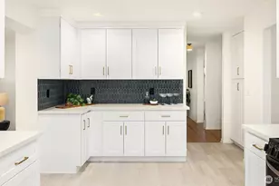 4821 S Mead St, Seattle, WA 98118 - Photo 9