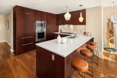 500 106th Avenue NE #3709, Bellevue, WA 98004 - Photo 5