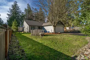 5339 S Island Dr E, Bonney Lake, WA 98391 - Photo 3