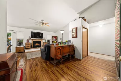 5339 S Island Drive E, Bonney Lake, WA 98391 - Photo 13