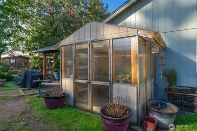 5339 S Island Drive E, Bonney Lake, WA 98391 - Photo 33