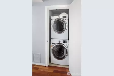 2717 Western Avenue #1120, Seattle, WA 98121 - Photo 27