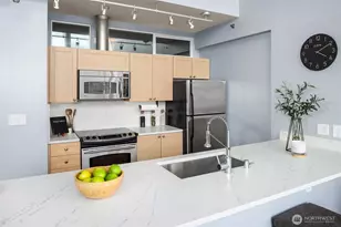 2717 Western Ave, Seattle, WA 98121 - Photo 9