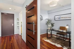 2717 Western Ave, Seattle, WA 98121 - Photo 3