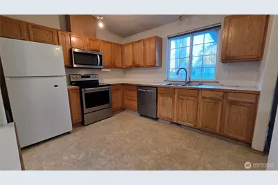 11316 1st Avenue Ct E, Tacoma, WA 98445 - Photo 15