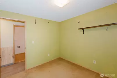 13607 W Raven Lane, Bremerton, WA 98312 - Photo 23