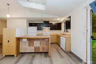 13607 W Raven Ln, Bremerton, WA 98312 - Photo 17