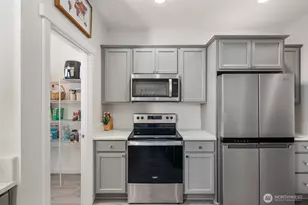 18124 1st Pl SW, Normandy Park, WA 98166 - Photo 9